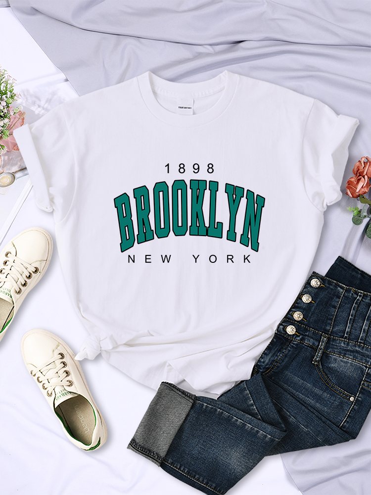 Vintage Fashion New York - 1898 Brooklyn New York Print Womens