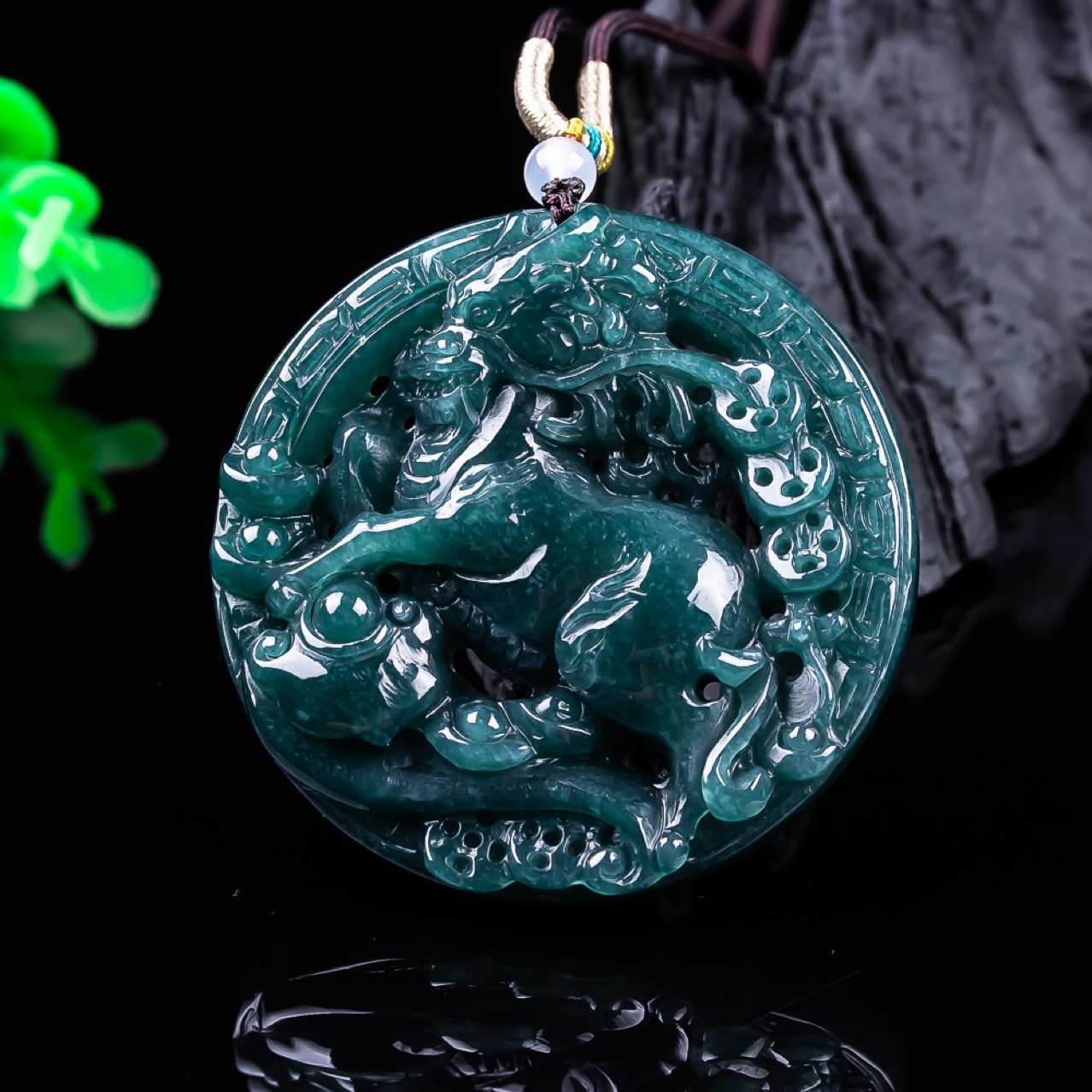 Usa Vintage Fashion - Burmese Jadeite Dragon Pendant Gemstone Real