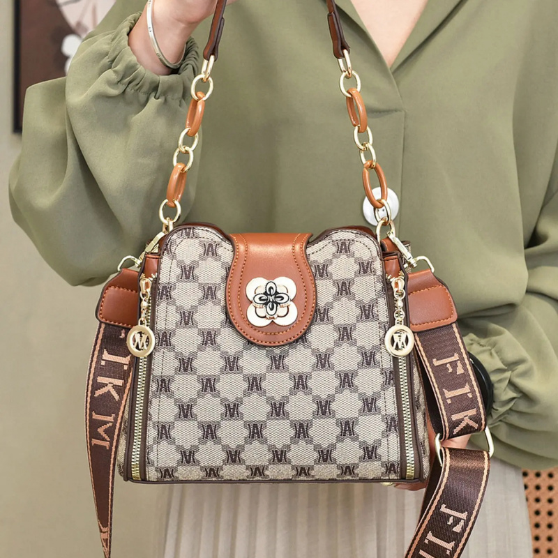 vintage letter printed shoulde - Vintage Fashion For Women 评论和价格