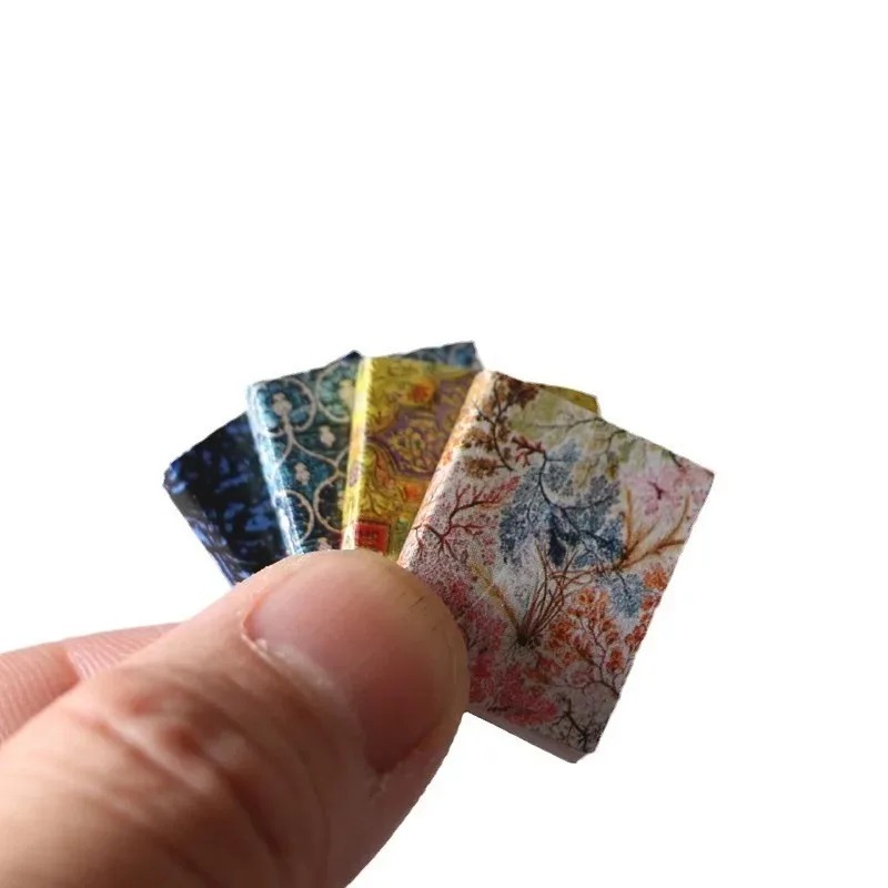 4Pcs 1:12 Scale Mini Colorful  - Vintage Fashion Coloring Book 评论和价格