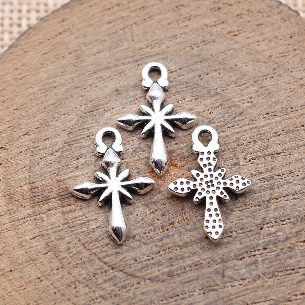 WYSIWYG 40pcs 18x12mm 3 Colors - Vintage Fashion Nova 评论和价格