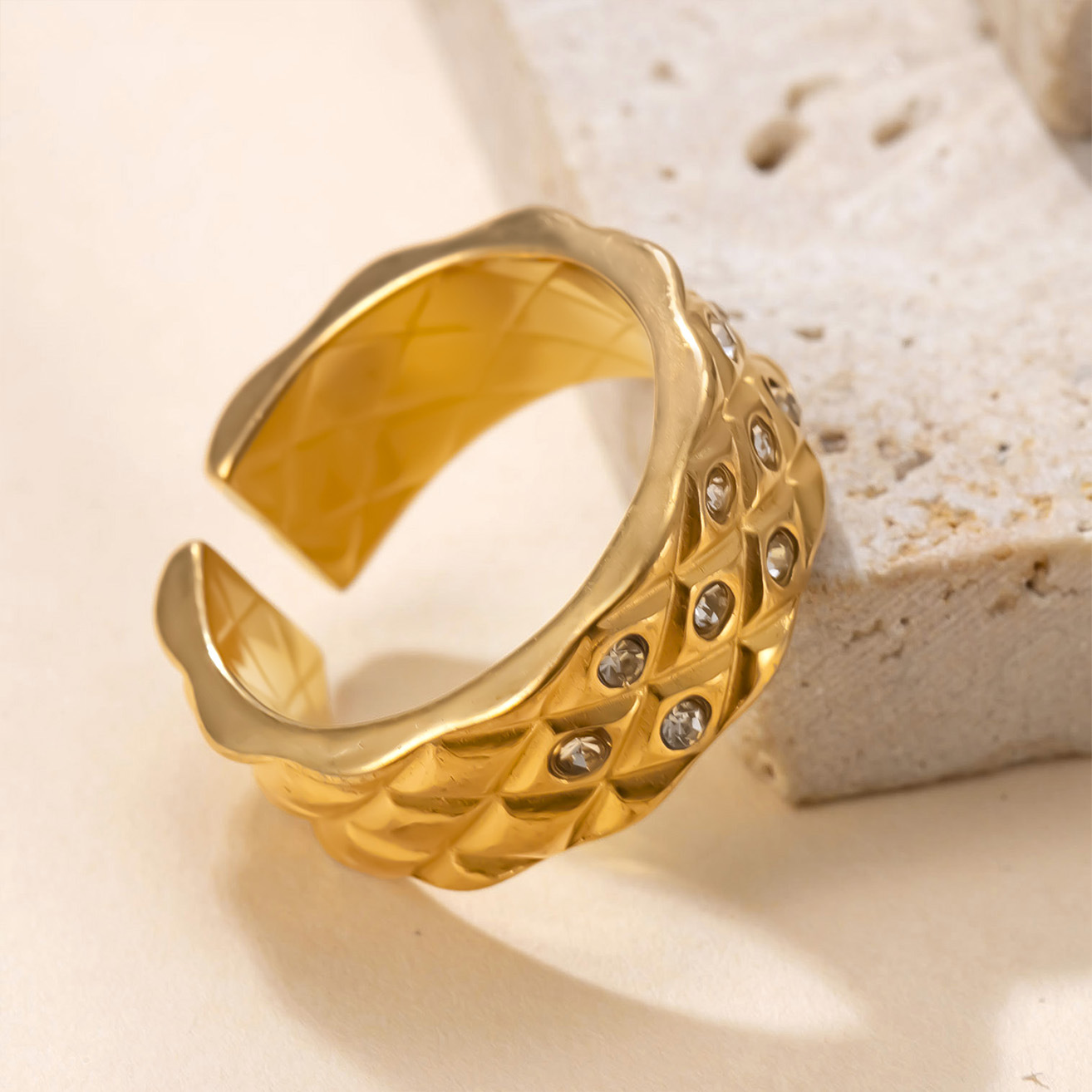Golden Color Sparkling Cubic Z - Vintage Fashion Rings For Women 评论和价格